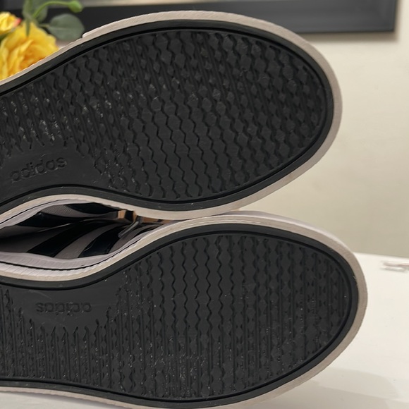 ADIDAS DAILY DOVE GREY 3.0 CASUAL SNEAKERS MENS-BOYS SIZE 6.5. WOMANS SIZE 8 - Picture 14 of 16